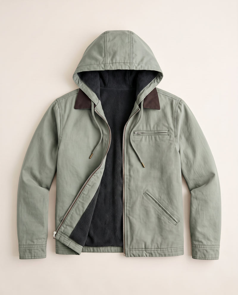 Veste à capuche Drake en vert à plat, capuche déployée, cordons et fermeture éclair visibles.