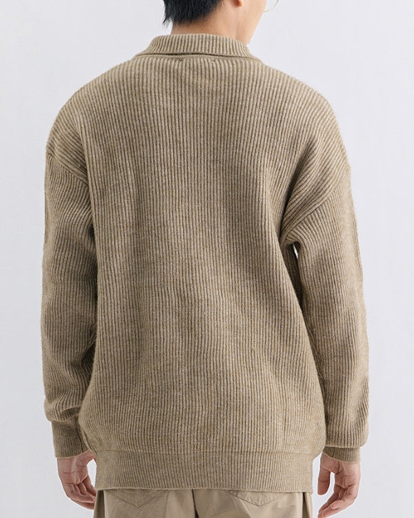 Cardigan boutonné en maille côtelée beige, vue de dos