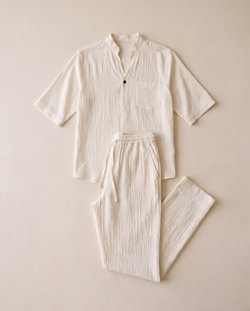Ensemble chemise et pantalon écru, à plat
